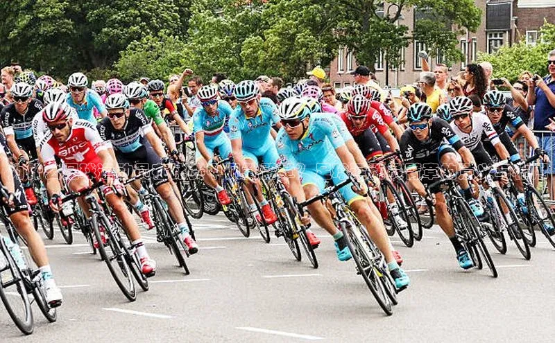 天辰平台官方网站入口百度大脑为什么足球运动员在比赛中佩戴臂章？足球运动员臂章的意义与作用